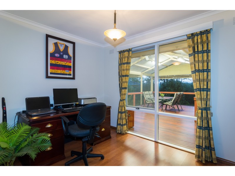 4 Caroline Street, Flagstaff Hill SA 5159