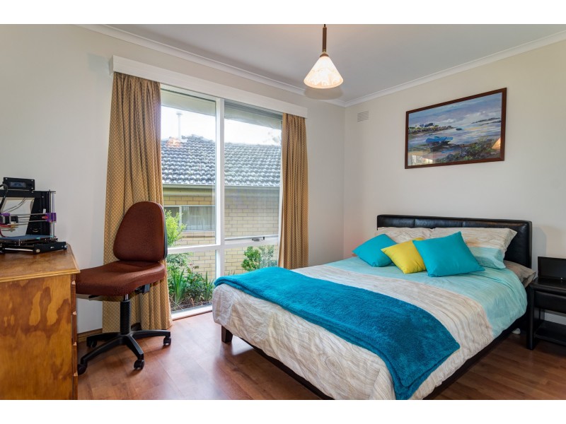 4 Caroline Street, Flagstaff Hill SA 5159