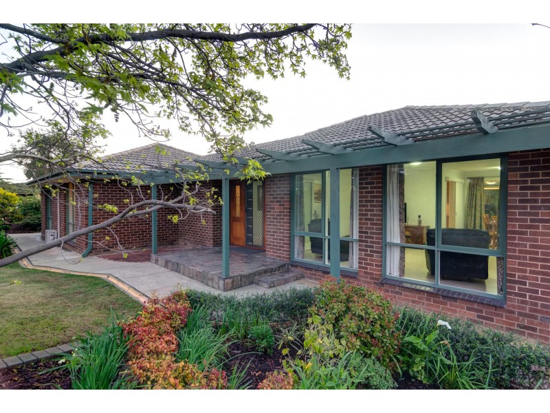 4 Caroline Street, Flagstaff Hill SA 5159