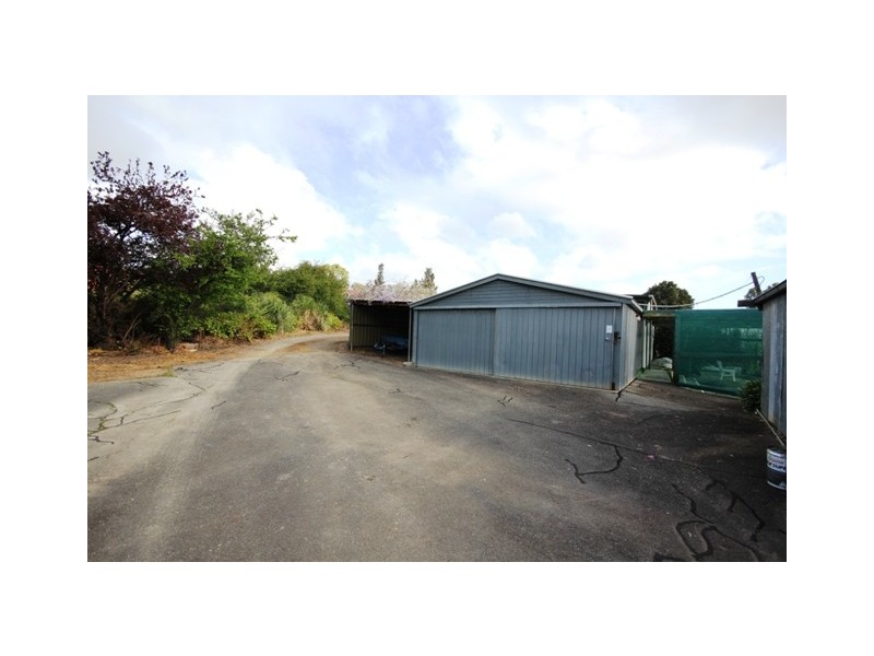 33 Craigburn Drive, Flagstaff Hill SA 5159