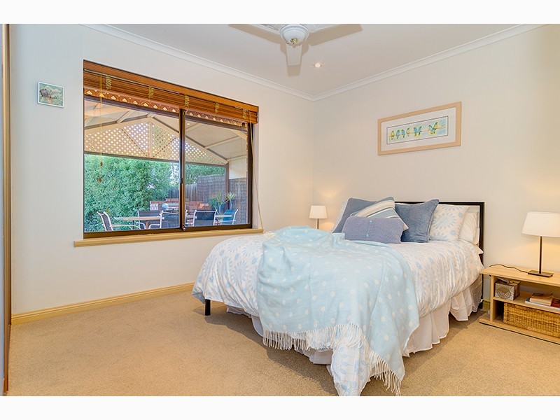 10 Daveys Road, Flagstaff Hill SA 5159