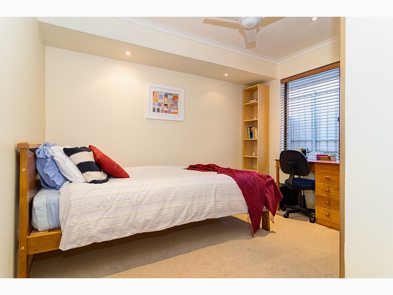 10 Daveys Road, Flagstaff Hill SA 5159