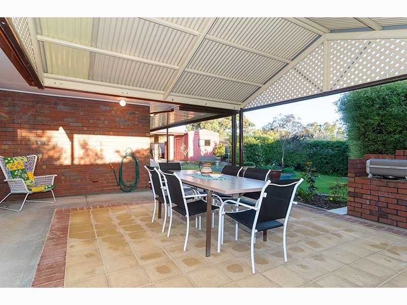 10 Daveys Road, Flagstaff Hill SA 5159