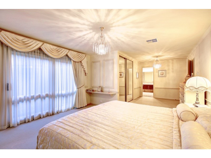 11 Palmyra Court, Flagstaff Hill SA 5159