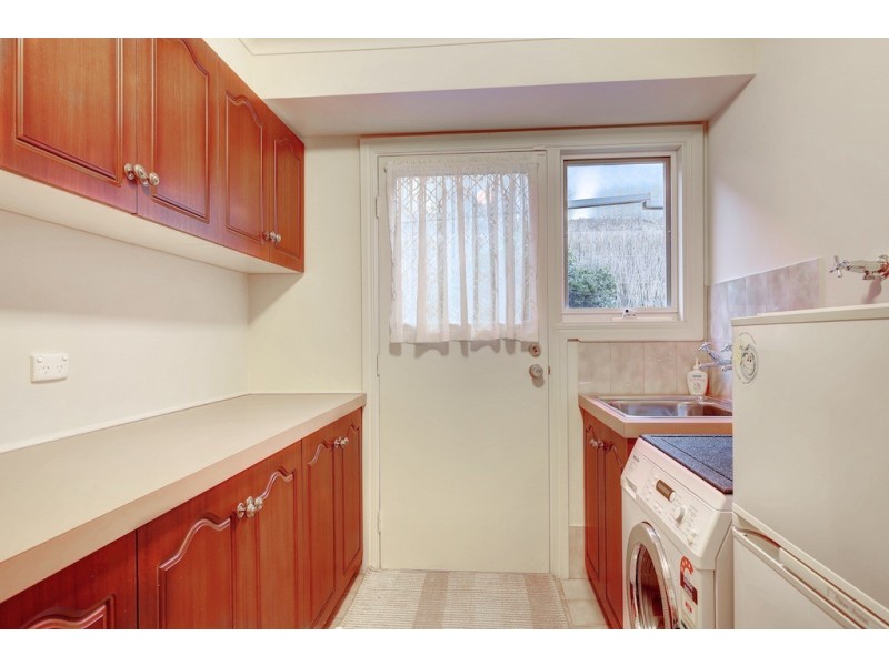 11 Palmyra Court, Flagstaff Hill SA 5159