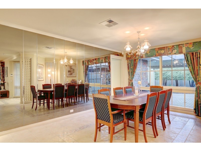 11 Palmyra Court, Flagstaff Hill SA 5159