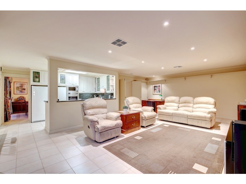 11 Palmyra Court, Flagstaff Hill SA 5159