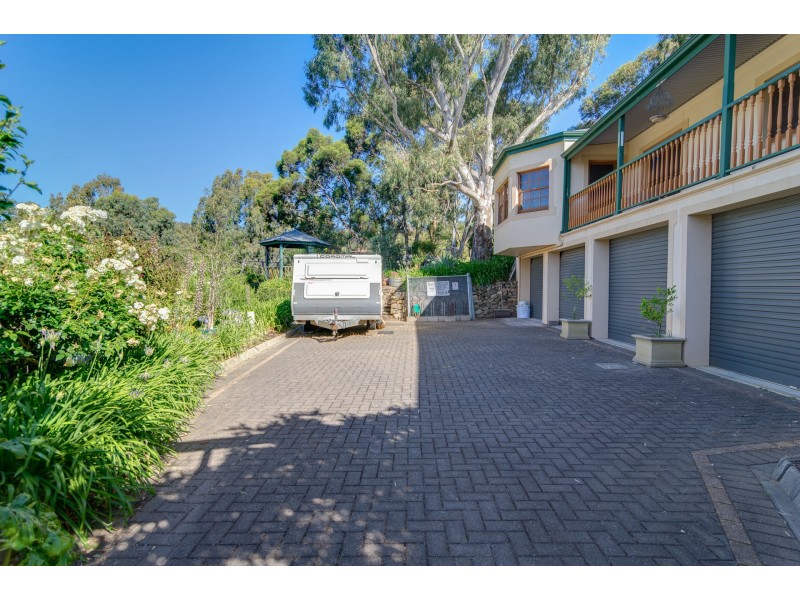 15 Goss Road, Aberfoyle Park SA 5159