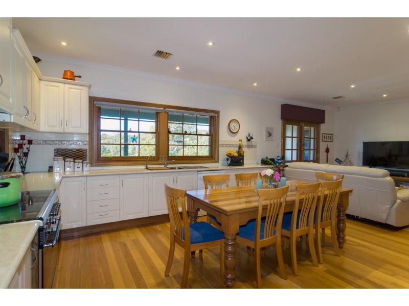 15 Goss Road, Aberfoyle Park SA 5159