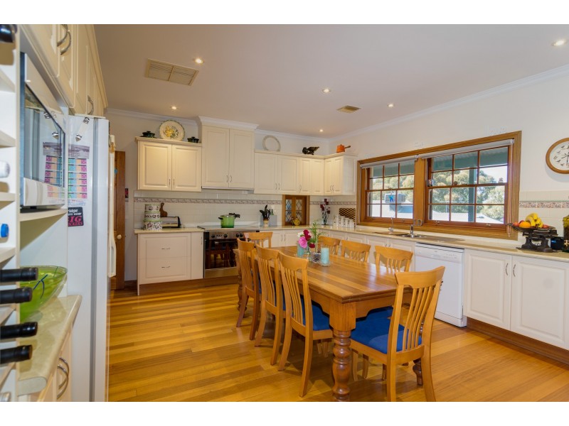 15 Goss Road, Aberfoyle Park SA 5159