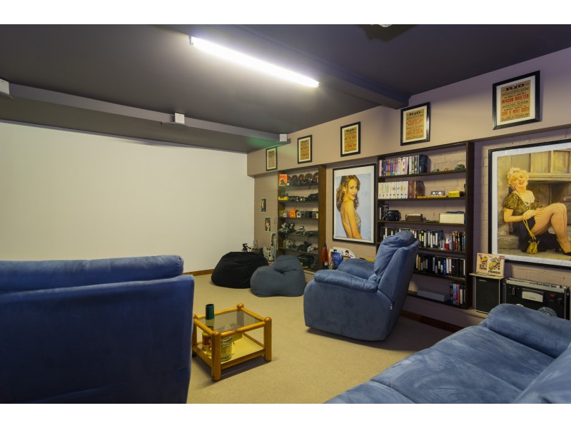15 Goss Road, Aberfoyle Park SA 5159