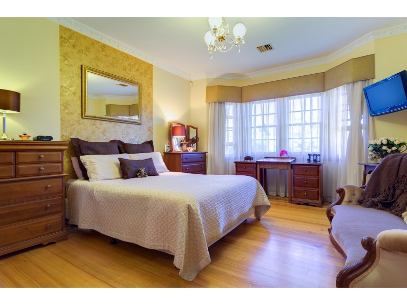 15 Goss Road, Aberfoyle Park SA 5159