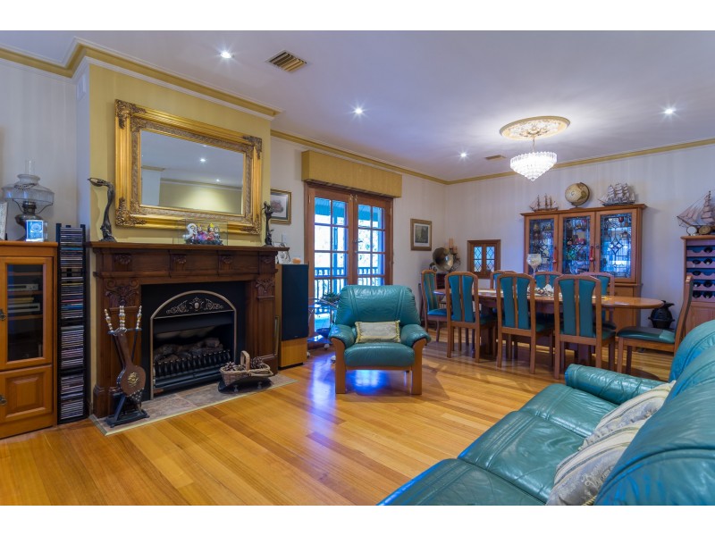 15 Goss Road, Aberfoyle Park SA 5159