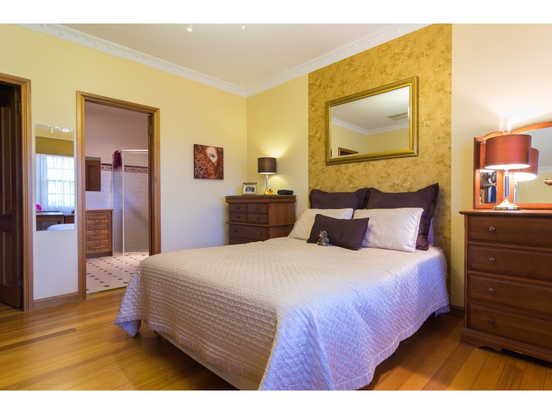 15 Goss Road, Aberfoyle Park SA 5159