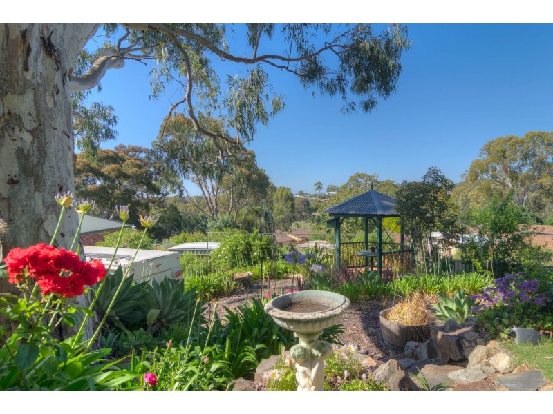 15 Goss Road, Aberfoyle Park SA 5159