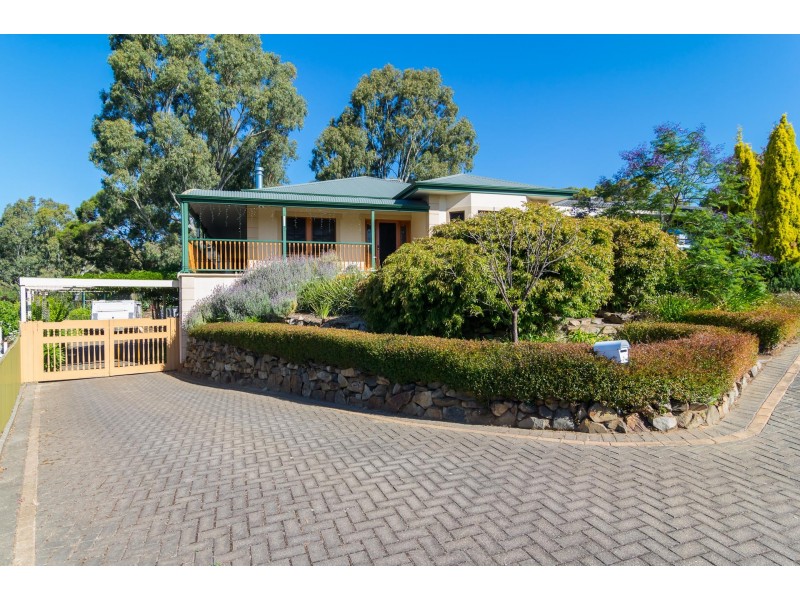 15 Goss Road, Aberfoyle Park SA 5159