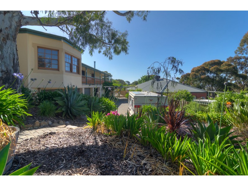 15 Goss Road, Aberfoyle Park SA 5159