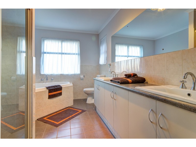 18 Coulter Street, Flagstaff Hill SA 5159