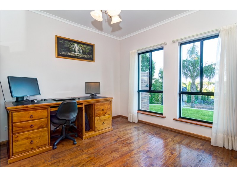 18 Coulter Street, Flagstaff Hill SA 5159