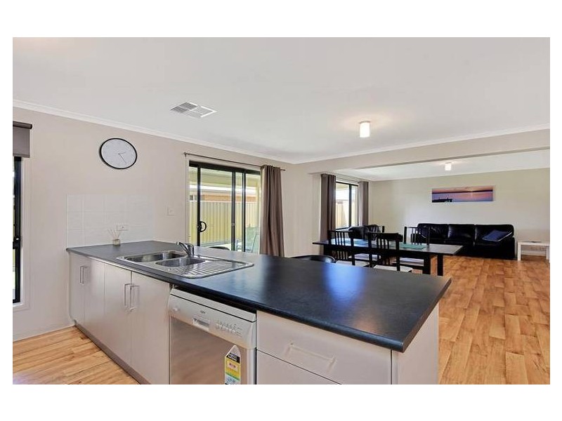 8 Shell Street, Seaford Meadows SA 5169