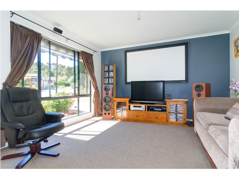 8 Flora Court, Flagstaff Hill SA 5159