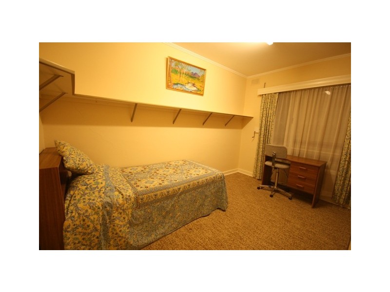 4 CLIVE STREET, Morphett Vale SA 5162