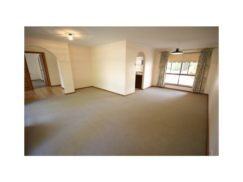 53 SUNNYMEAD DRIVE, Aberfoyle Park SA 5159