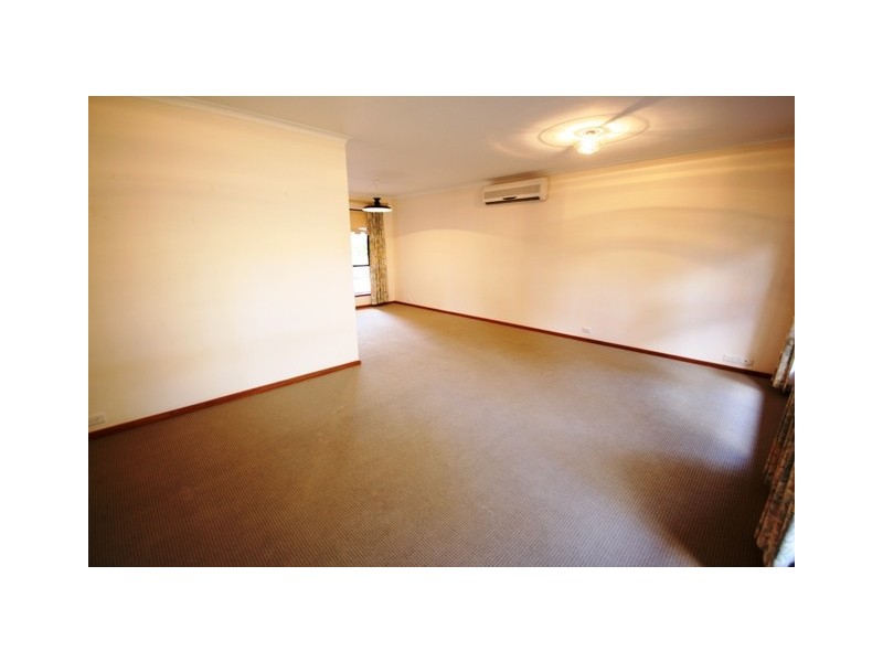 53 SUNNYMEAD DRIVE, Aberfoyle Park SA 5159