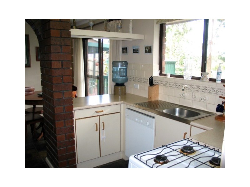 42 VINCENT BOULEVARD, Flagstaff Hill SA 5159