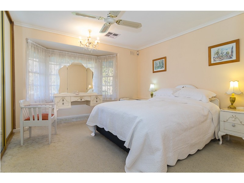 9 Lalina Street, Happy Valley SA 5159