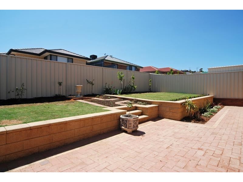 11 Antonio Street, Huntfield Heights SA 5163