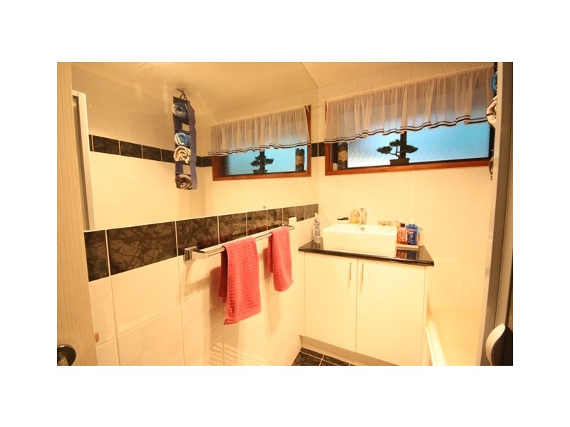 15 CAMPUS DRIVE, Aberfoyle Park SA 5159