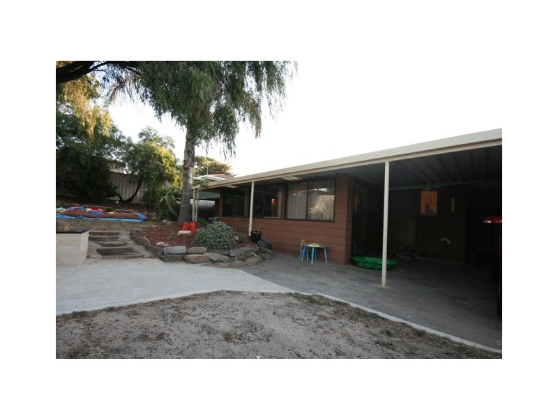 15 CAMPUS DRIVE, Aberfoyle Park SA 5159