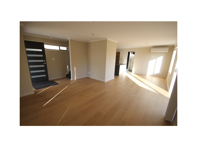 9 Simeon Crescent, Morphett Vale SA 5162