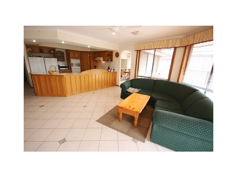 23 SANDALWOOD CRESCENT, Flagstaff Hill SA 5159