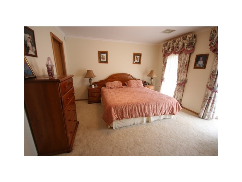 23 SANDALWOOD CRESCENT, Flagstaff Hill SA 5159