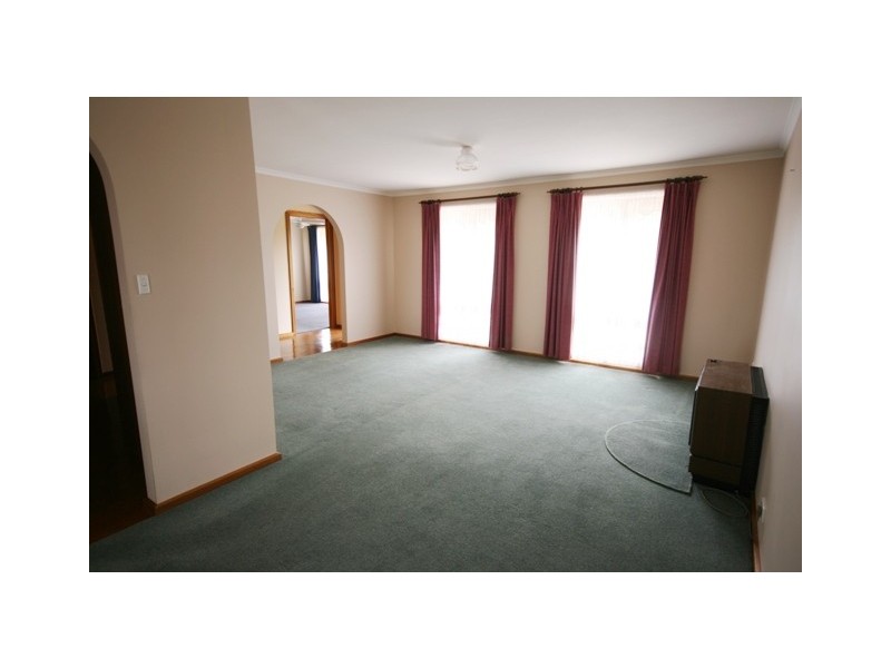 13 JEANETTE CRESCENT, Aberfoyle Park SA 5159