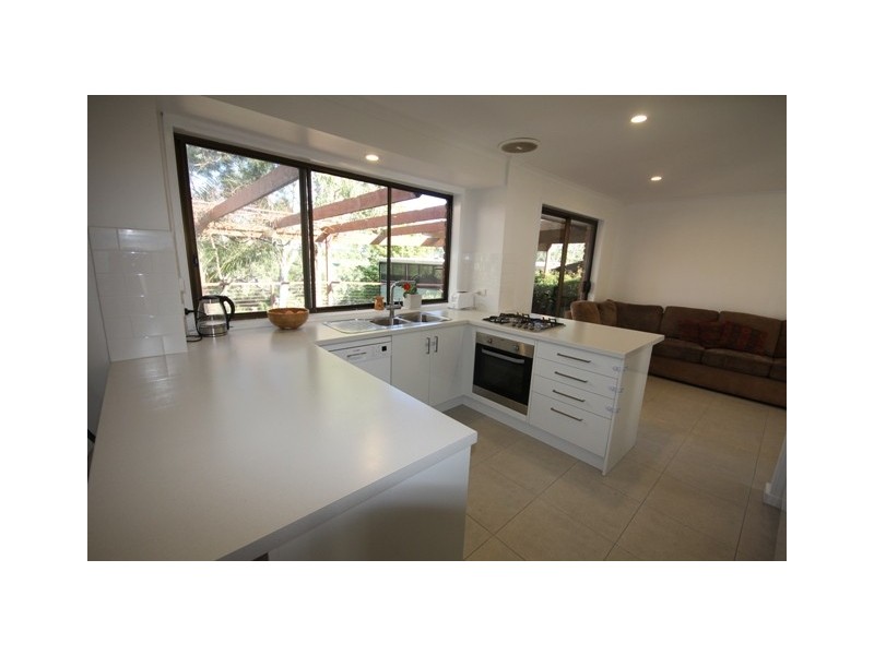 28 Salvador Street, Flagstaff Hill SA 5159