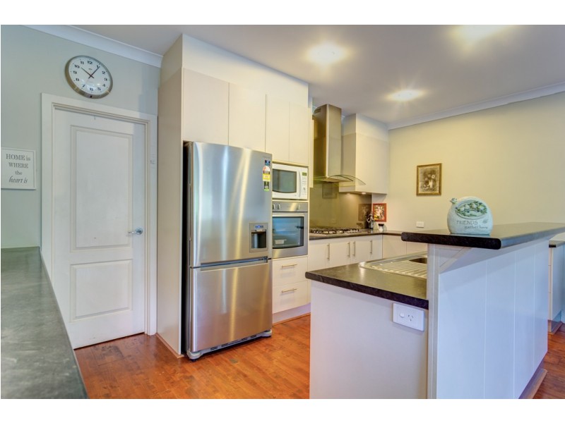 16 Salvador Street, Flagstaff Hill SA 5159