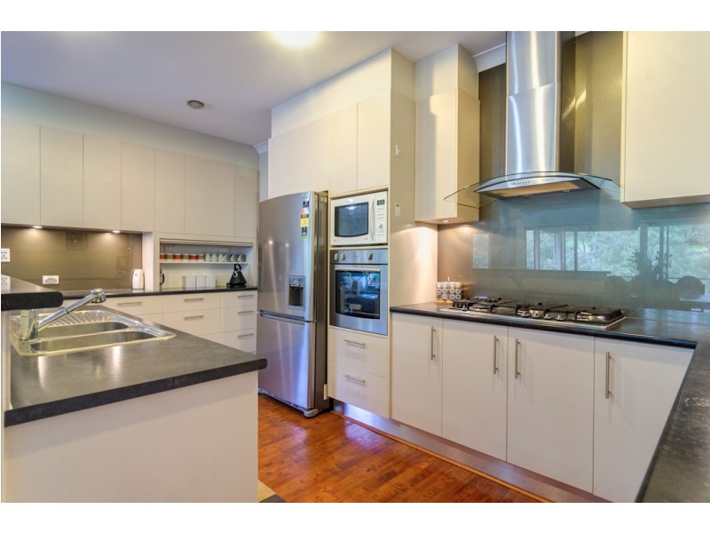 16 Salvador Street, Flagstaff Hill SA 5159