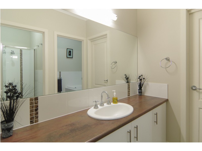 16 Salvador Street, Flagstaff Hill SA 5159