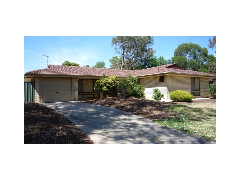82 FAIRLIE DRIVE, Flagstaff Hill SA 5159