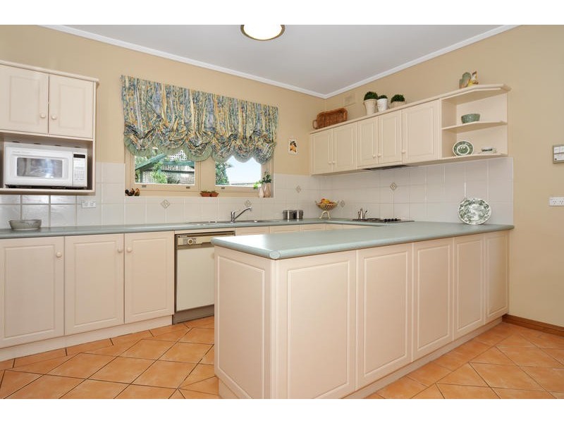 32 RIDGWAY DRIVE, Flagstaff Hill SA 5159