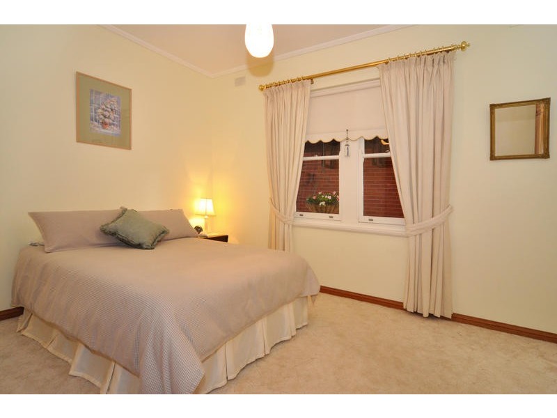 32 RIDGWAY DRIVE, Flagstaff Hill SA 5159