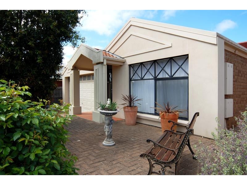 17 Songlark Grove, Flagstaff Hill SA 5159