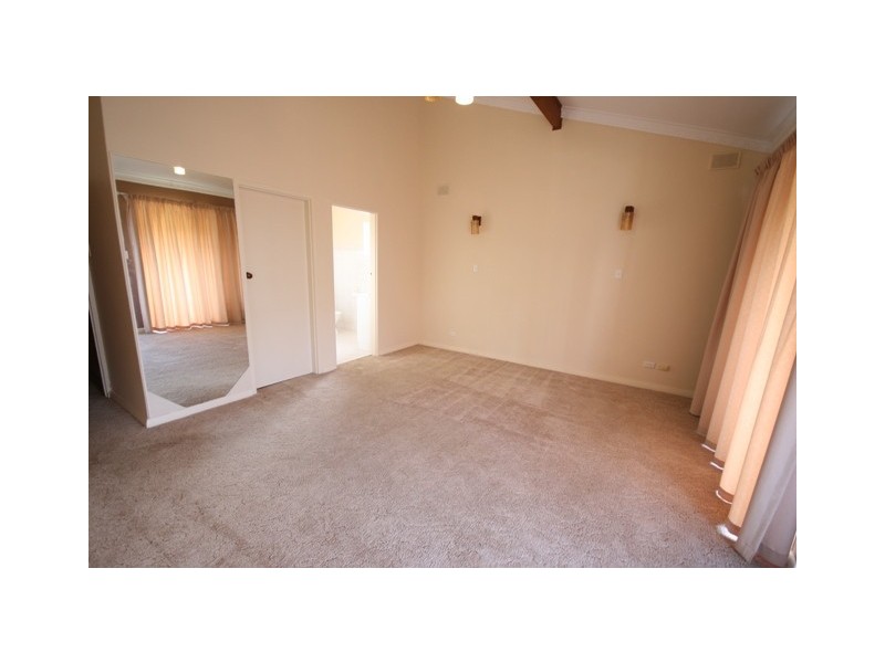 42 Greenfield Road, Seaview Downs SA 5049