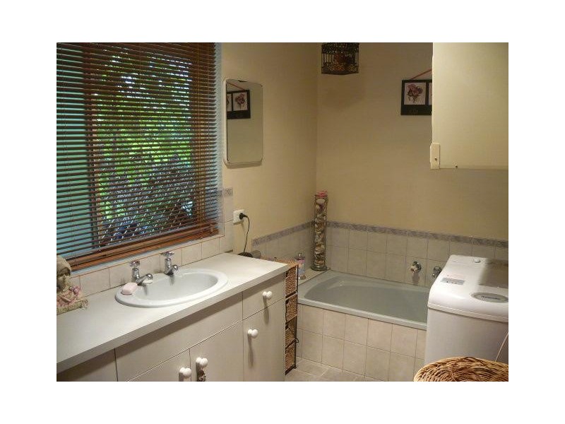 43 OAKRIDGE ROAD, Aberfoyle Park SA 5159