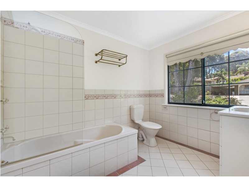 6 Dulcet Close, Aberfoyle Park SA 5159