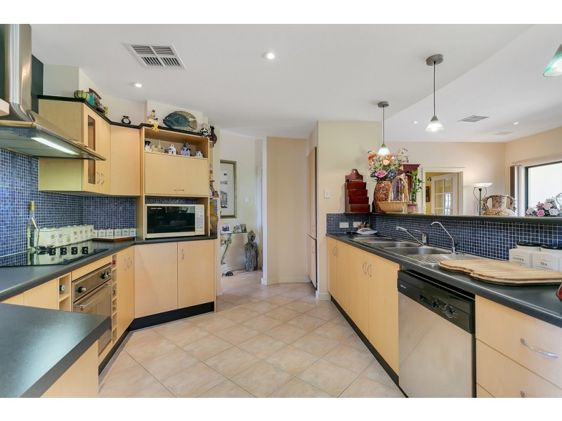 8 Courageous Avenue, Happy Valley SA 5159