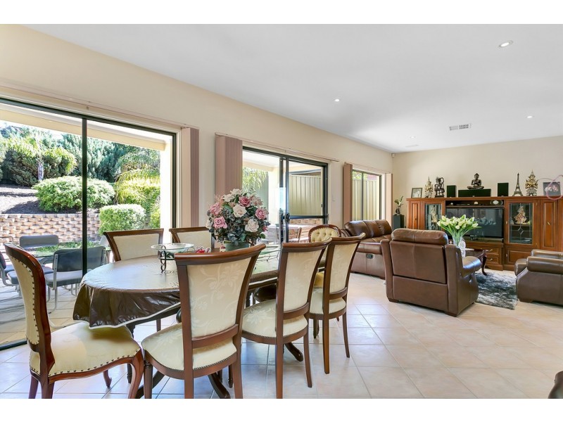 8 Courageous Avenue, Happy Valley SA 5159